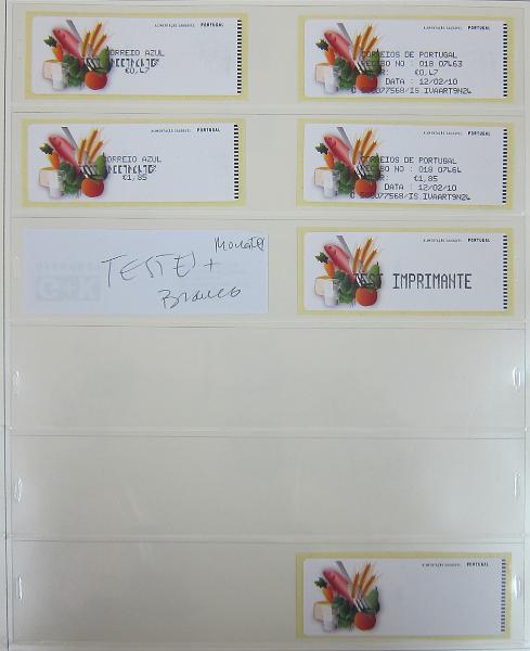 0265 (345).jpg -     Lote:    265      Colecção Especializada - Etiquetas      Lotes Especiais       Descrição:      1981/2010 &mdash; Etiquetas.   Coleção composta por 12 álbuns com etiquetas desde percursoras e Framas até 2010, com provas, erros, FDC's, etiquetas novas e usadas, sobrescritos circulados, variedades de impressão e papéis. Importante estudo. Lote a ver.        Lote ETQ       Valor Base:     &euro; 3000,00     Valor Venda:     &euro;      